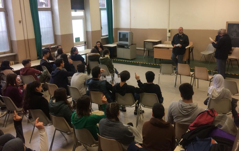 Gli studenti del Marconi di Tortona incontrano la polizia postale per la sicurezza sul web