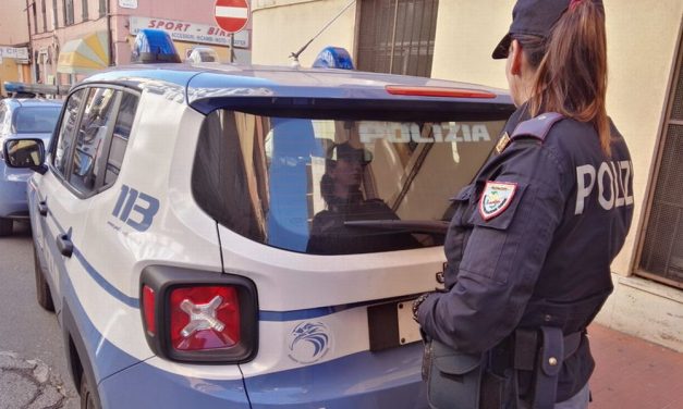 Ventimiglia, la Polizia di Stato blocca due migranti in fuga dopo un furto