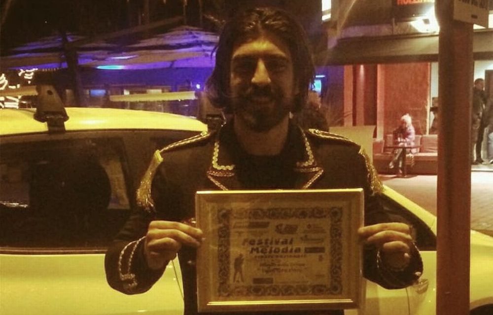 Il cantautore dianese Simone Alessio vince il premio della critica al Festival Italiano della Melodia