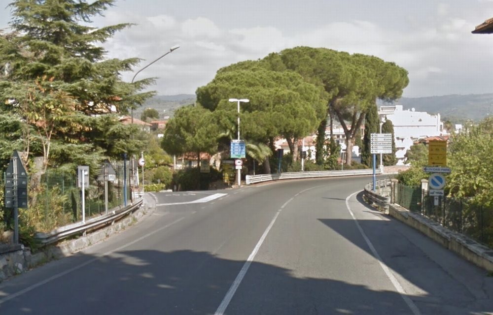 Schianto sull’Aurelia all’ingresso di Diano Marina, grave un giovane trasportato a Pietra Ligure