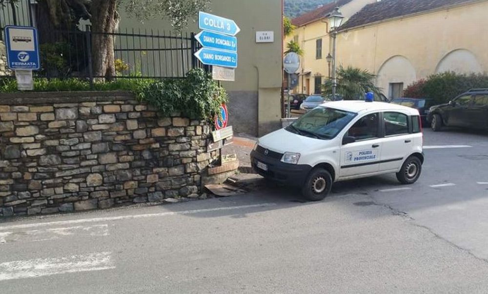 A Diano San Pietro la Polizia Provinciale: è lecito parcheggiare male per fare multe e controlli? La risposta ai lettori