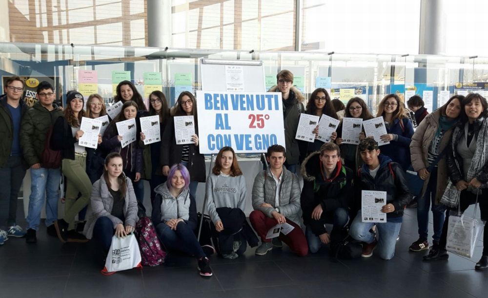 Tanti giovani tortonesi a Milano per il convegno sulla stampa studentesca. Interviste ai protagonisti