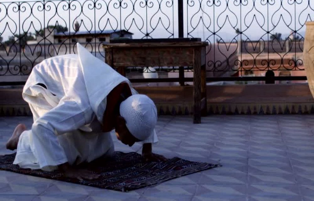 Tortonese svegliata alle cinque di domenica mattina dai canti musulmani degli inquilini del piano di sopra!