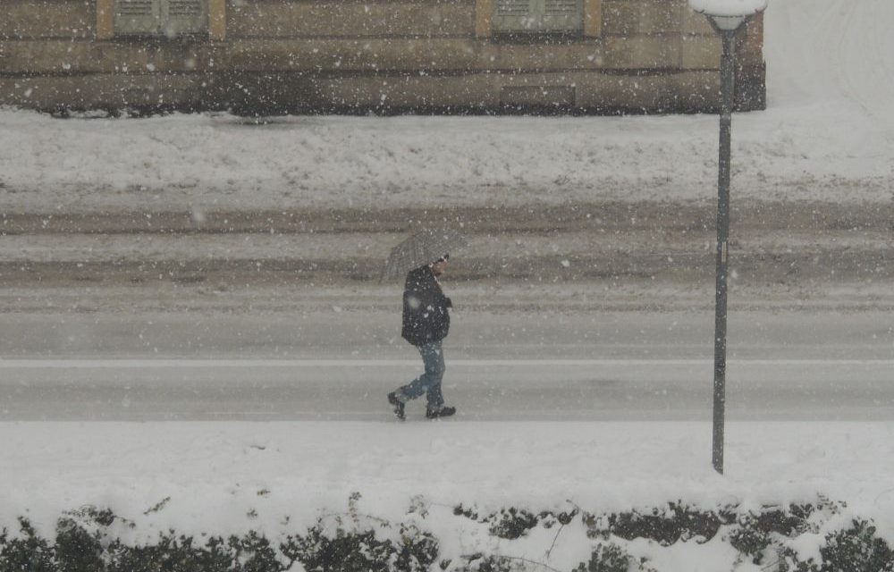 Il punto sulla nevicata a Tortona e sulle operazioni di pulizia a strade e marciapiedi