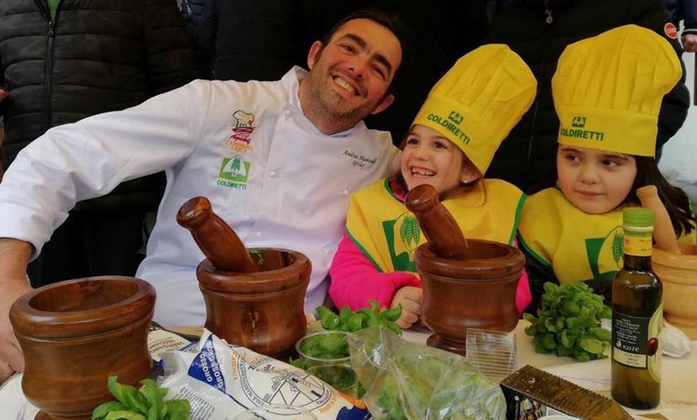 A Diano Marina la Coldiretti insegna a fare il pesto ai bambini