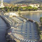 Diano Marina smentisce i critici: ecco la mappa delle sette spiagge libere, sicure e sorvegliate per l’estate