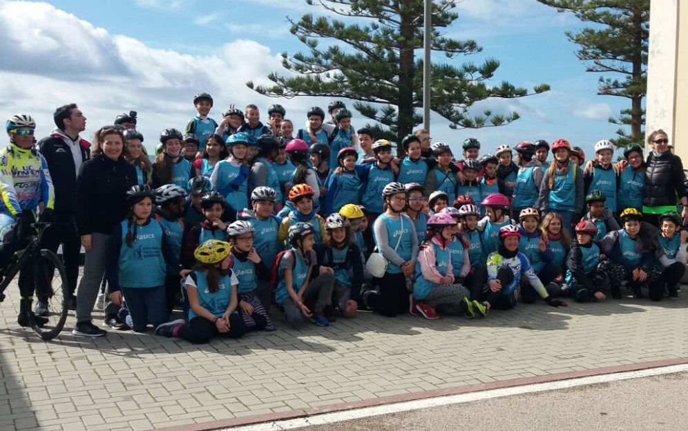 Sport e divertimento all’iniziativa in bicicletta degli studenti  dell’istituto Calvino di Sanremo