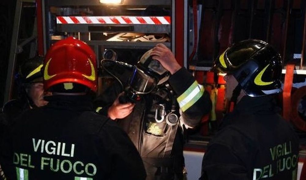 Tragedia sfiorata in un incendio ieri sera alla frazione Valmadonna di Alessandria