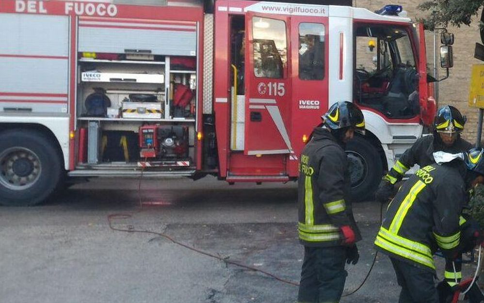 Garage a fuoco a Tagliolo Monferrato, ingenti i danni