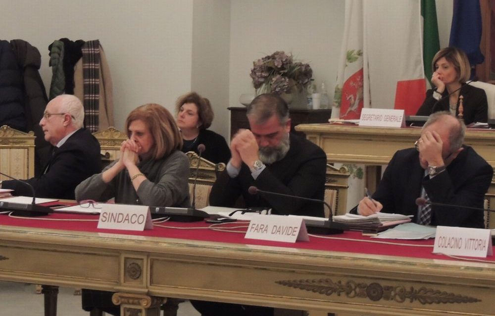 La voce fuori dal coro: Tortona, parla la minoranza. Ecco le reazioni della Giunta Comunale