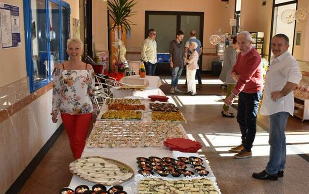 Grande festa a Diano Marina per l’edicola di Luciano Incardona: “Ho tanti ricordi, e sono molto emozionato, ringrazio tutti”