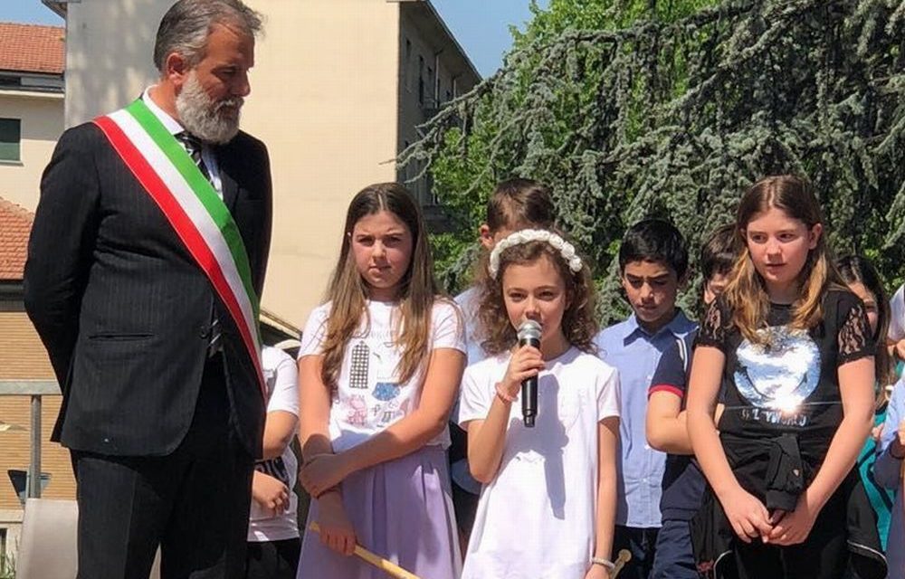 Tortona ha ricordato il 25 aprile con testimonianze di chi c’era, bambini e adulti. Le immagini e il discorso del Sindaco
