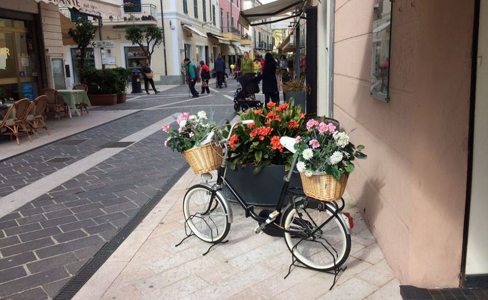 I Commercianti di Diano Marina avranno a disposizione un mq di spazio davanti al negozio per esporre qualcosa