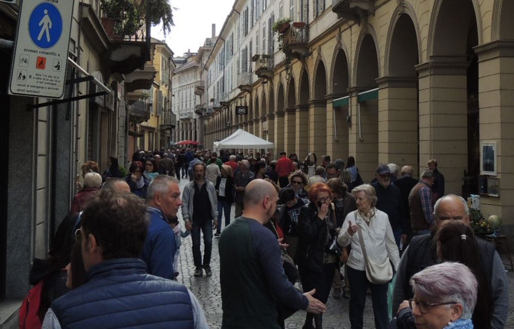 Riapertura isola pedonale a Tortona: perché i commercianti che la vogliono stanno zitti?