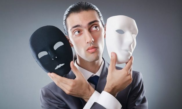 Piccole Storie Tortonesi: l’assessore voltagabbana che convinto di “Tenerti buono” ti promette pubblicità che non farà mai