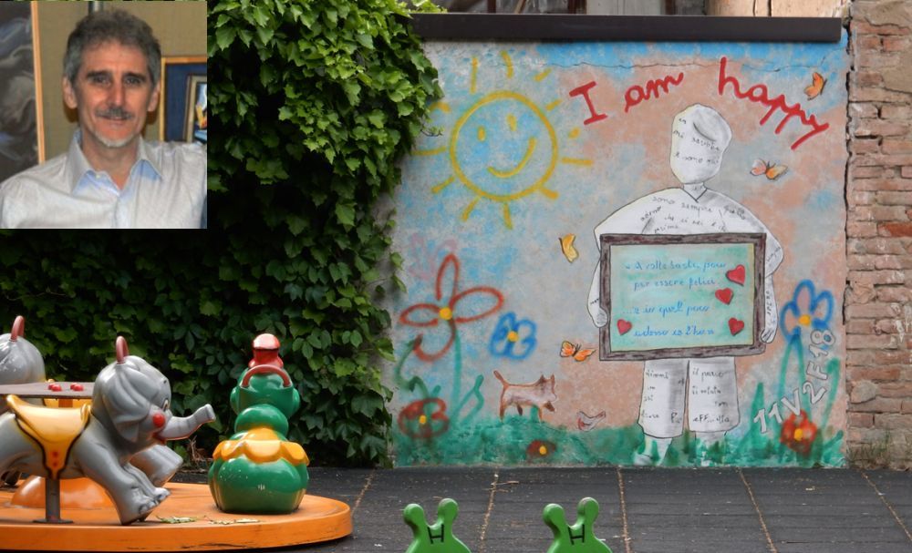 Fabrizio Falchetto, con moglie e figlia, regala a sue spese un bellissimo murales che abbellisce i giardini di Pontecurone. Le immagini