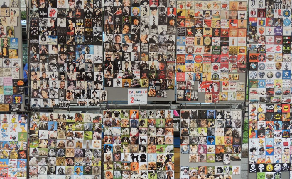 Calamite artigianali tra le bancarelle di Santa Croce a Tortona