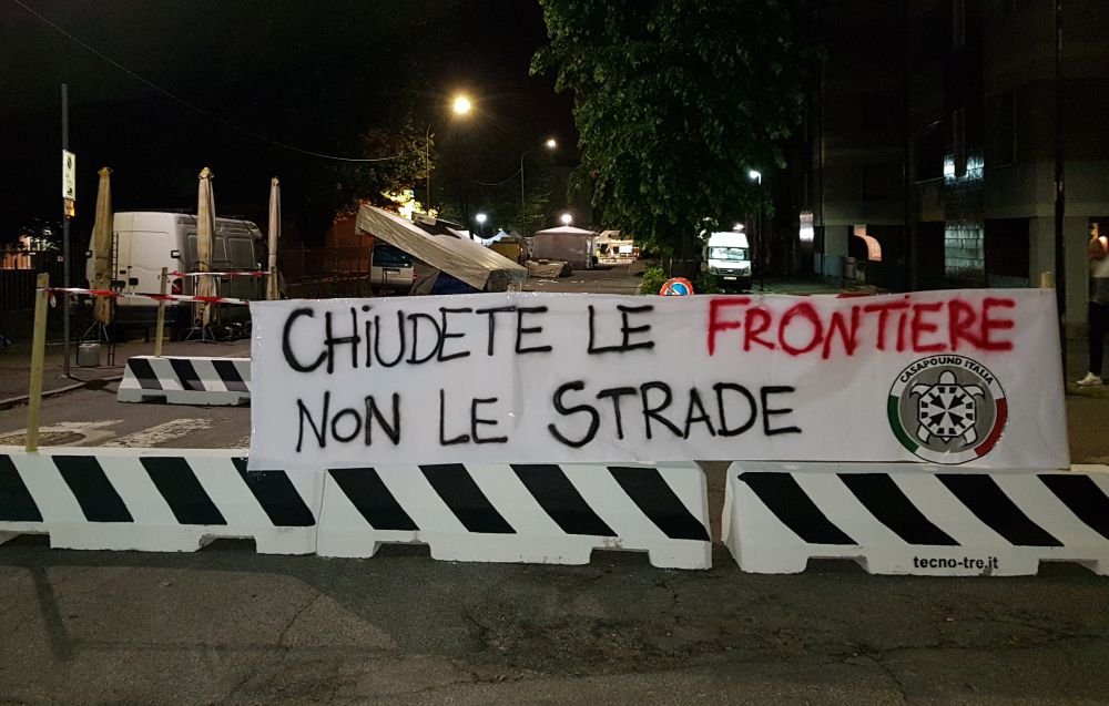 Le barriere antiterrorismo a Tortona contestate da Casapound: bastava non favorire il businnes dell’immigrazione