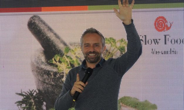 In attesa di un sabato ricchissimo di eventi Venerdì sera Diano Marina canta in piazza con Gianni Rossi