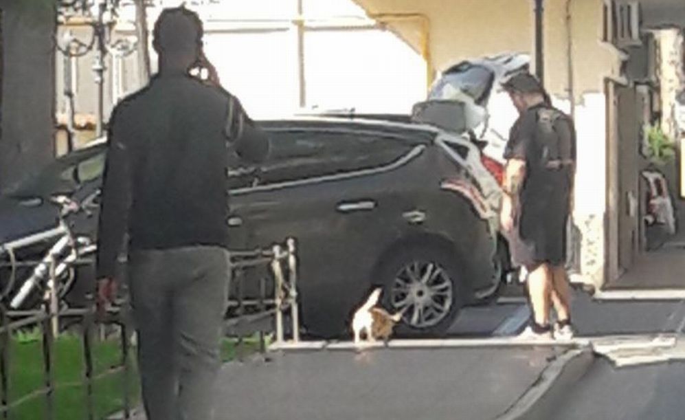 Africani mantenuti vitto, alloggio, vestiti e spese personali dallo Stato, chiedono l’elemosina a Diano Marina. Vergogna!!