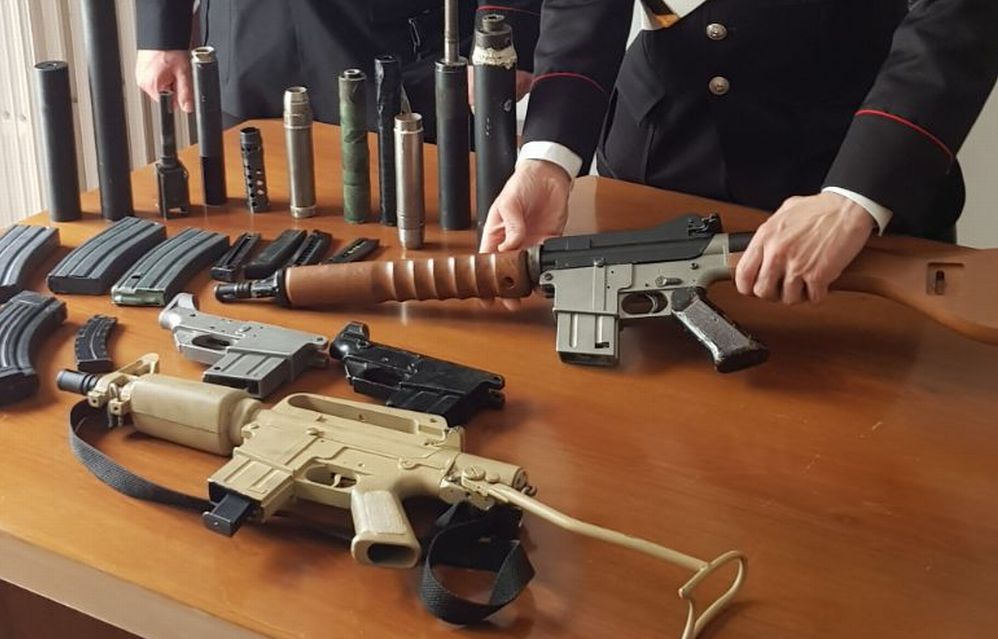 Nascondeva queste armi all’interno della sua abitazione a Serravalle Scrivia, arrestato
