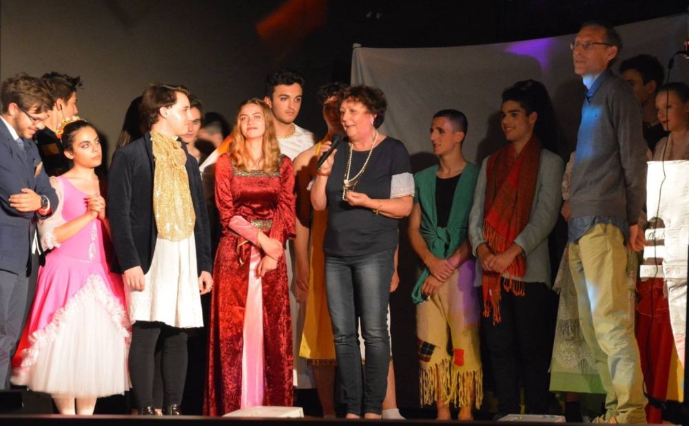 Bellissimo spettacolo, a Diano Marina, dei ragazzi del Liceo Vieusseux di Imperia. Le immagini