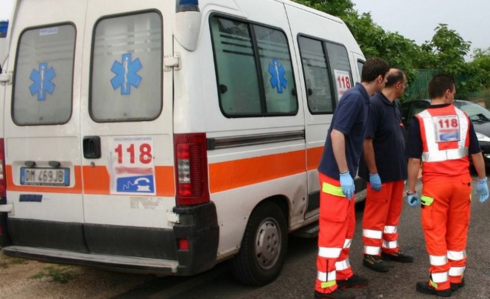 Sanremo, un uomo cade dalla finestra della sua abitazione, è grave