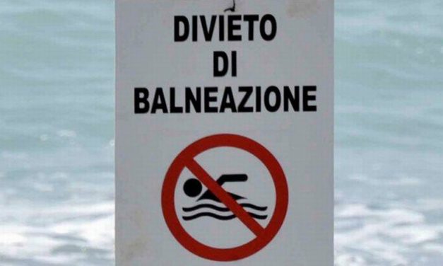 Ad Arma di Taggia non si può fare il bagno in mare, scatta il divieto di balneazione: superati i limiti di legge