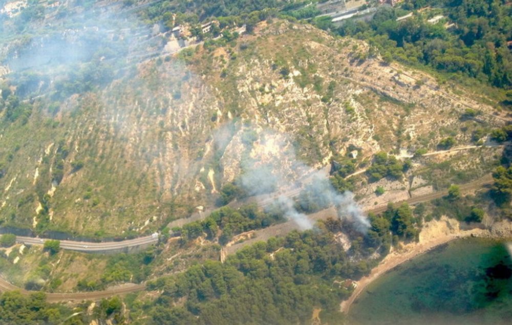 Condannato il piromane che aveva dato fuoco alla Pineta della Mortola nei pressi di Villa Hanbury