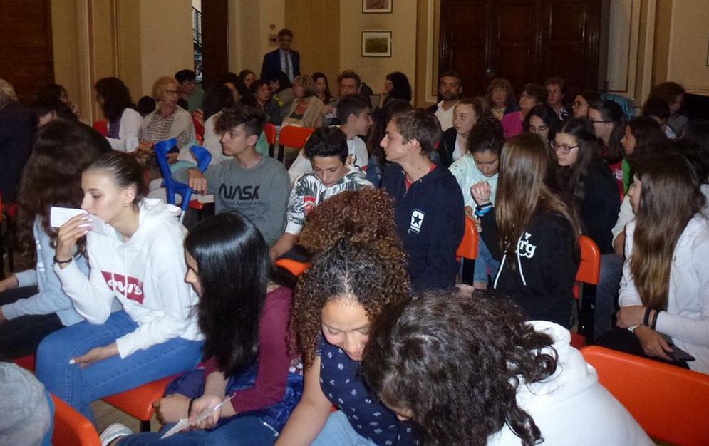 A Viguzzolo presentata la ricerca “Data Mining a scuola” in tanti hanno potuto ascoltare le istanze dei ragazzi