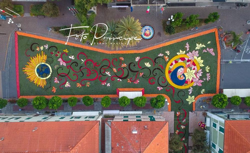 Infiorata del Corpus Domini a Diano Marina: molto bella, ma forse inferiore a quella degli anni passati