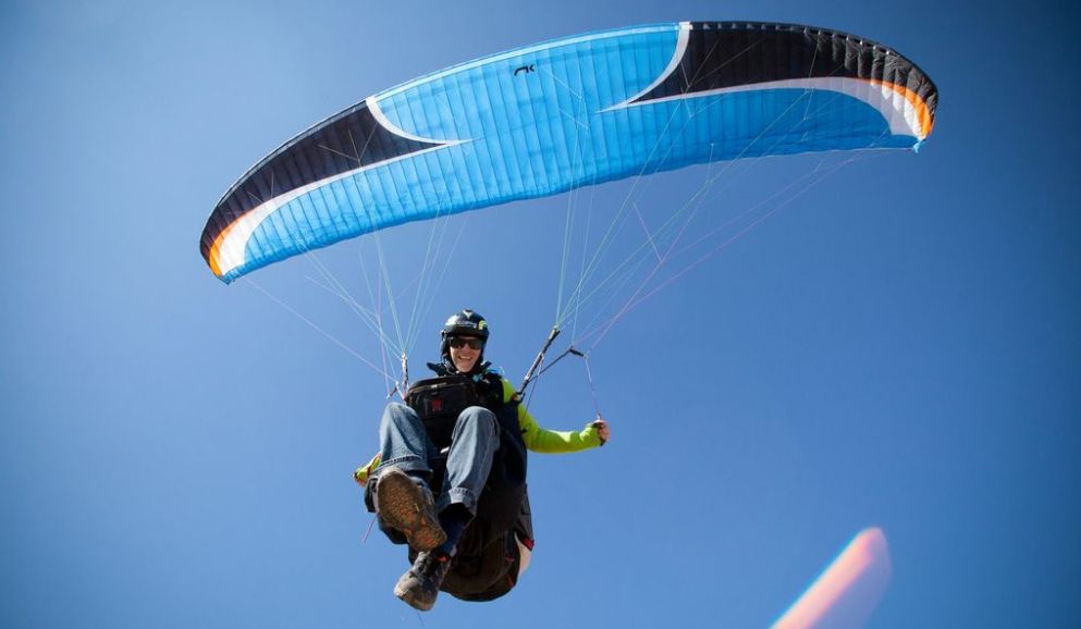 Si schianta al suolo mentre fa parapendio a Gremiasco ma riesce a salvarsi