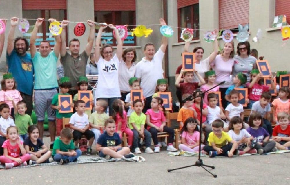 Festa di Fine anno alla scuola “Sarina” di Tortona con musica e animazioni.