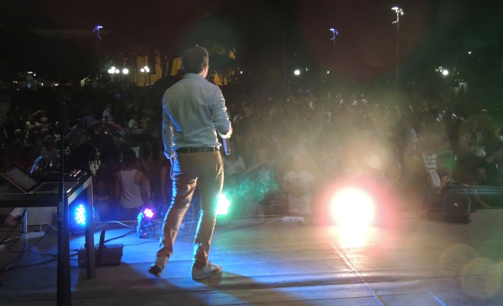 A Diano Marina Gianni Rossi è sempre il top con “Balliamoci l’estate”. Le immagini