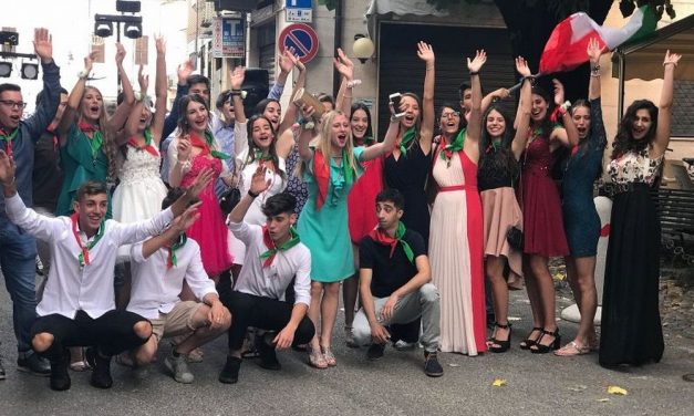 I neo maggiorenni di Sale hanno organizzato una festa dei coscritti durata tre giorni. Le immagini