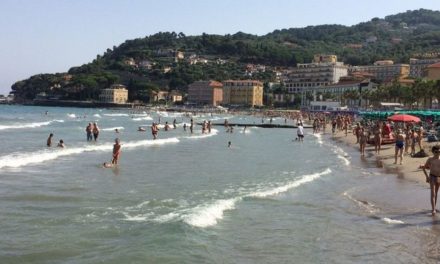 Spiagge libere sicure e lotta ai “furbetti” dell’asciugamano: Diano Marina vara il piano di vigilanza