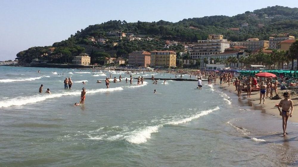 Il Comune di Diano Marina tramite GM decide di dare 55 posti in spiaggia in più agli alberghi