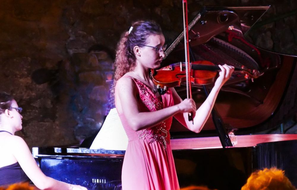 Rovere d’Oro a San Bartolomeo, stasera il violino di Elisa Scudeller, domani il Duo Fons (viola) e Hikichi (pianoforte)