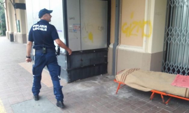 La vecchia stazione di Diano Marina usata come Dormitorio all’aperto, scoperto dalla Polizia locale