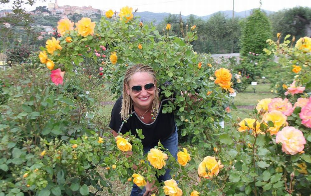 Diano Castello, l’amore per le rose più forte del Sequestro Giudiziario: Sabrina Patrucco dice “Basta”