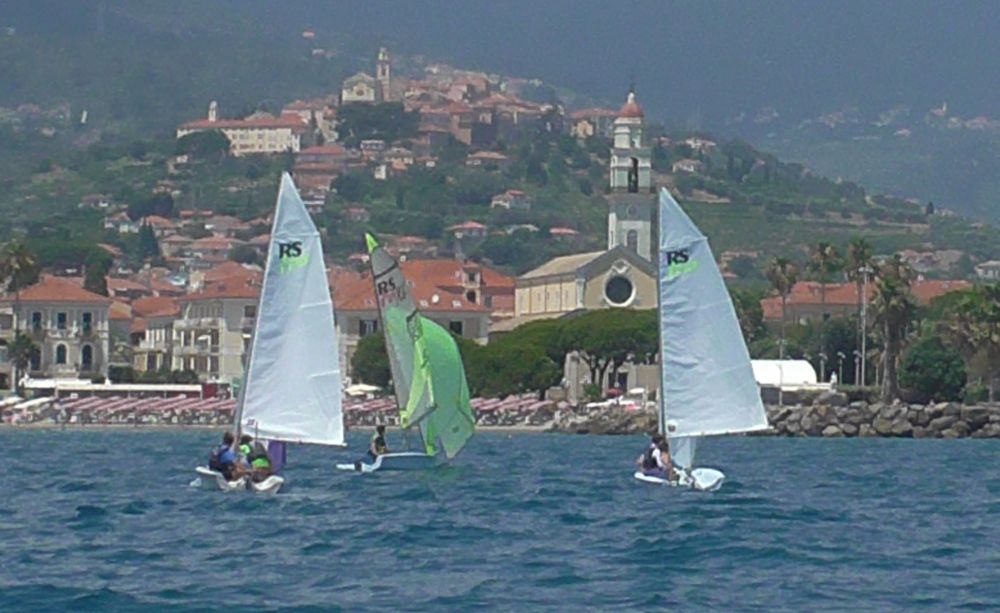 Clima e lunga spiaggia di sabbia, peculiarità di Diano Marina da sole non bastano per richiamare turisti