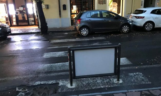 Ma è normale che una città come Diano Marina privilegi la pubblicità a pedoni e disabili?