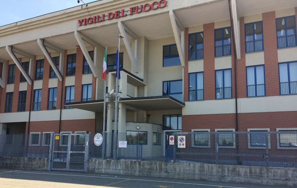 Incendio in un palazzo in via Virginia marini ad Alessandria. Due ore di intervento dei pompieri