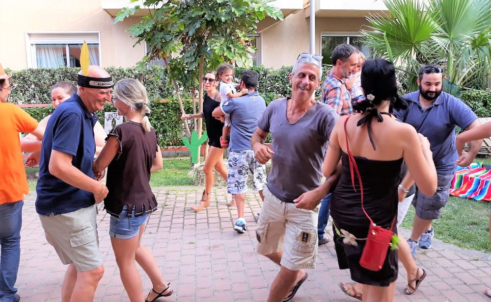 Festa di fine anno Nido d’infanzia di San Bartolomeo al Mare: si divertono più gli adulti che i bimbi