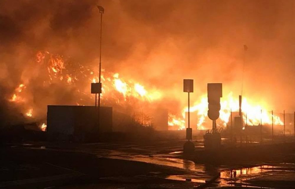 Anche a Sale la puzza dell’incendio di Castelceriolo, ma nessuna comunicazione ufficiale da Arpa e Comune di Alessandria, perché questo silenzio?