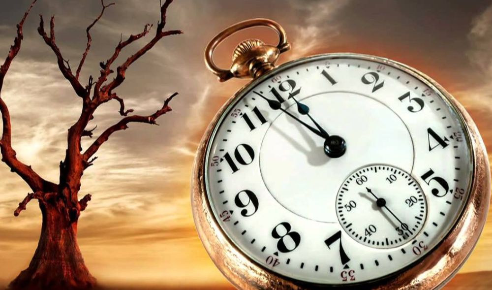 Arriva Mezzanotte e ai rintocchi, a Sale, crolla un porticato