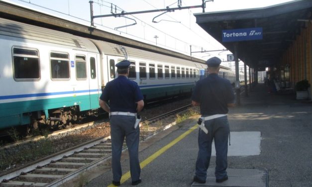 Tre italiani scoperti dalla Polfer a dormire di notte nei treni fermi alla stazione di Tortona. E non è la prima volta