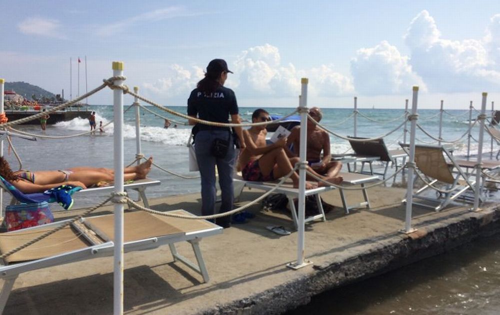 Questore e Polizia sulle spiagge di Diano Marina e i furti diminuiscono del 37%