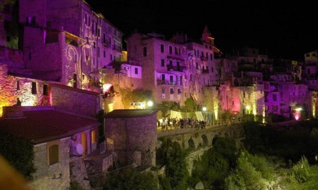 A Rochetta Nervina per tre giorni c’è lo spettacolo itinerante “Cenerentola”