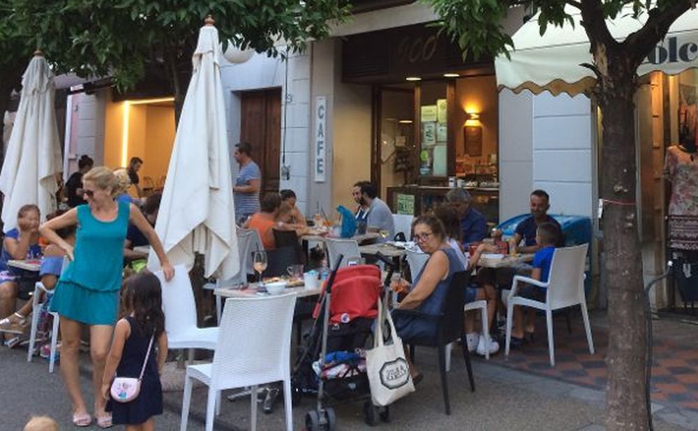 Nuova serata di divertimento, venerdì, al Bar 900 di Diano Marina